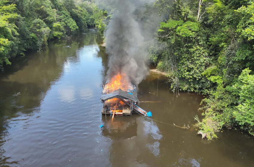  Operação no Amapá flagra extração ilegal de ouro no Rio Vila Nova e destrói equipamentos
