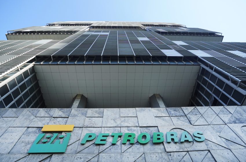  MPF pede explicações à Petrobras e ao Ibama sobre vazamento de fluido na Foz do Amazonas