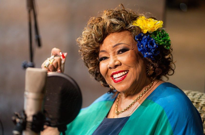  Alcione lança medley inspirado no batuque do Marabaixo do Amapá; OUÇA