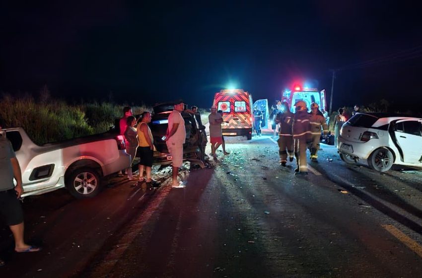  Acidente com três carros na BR-210 no Amapá deixa sete feridos