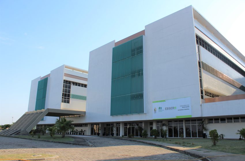  HU da Unifap recruta voluntários para estudo sobre tratamento natural da artrose no joelho