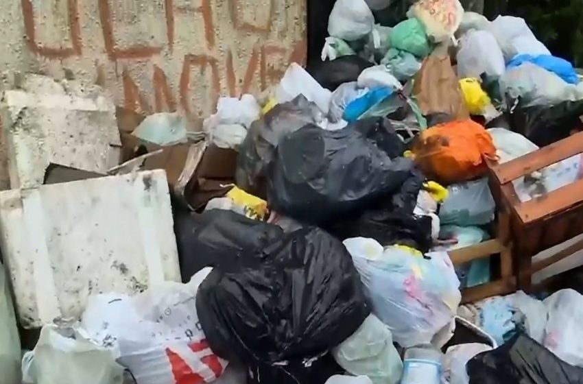  Moradores da Zona Sul de Macapá reclamam da falta de coleta; lixo se acumula nas ruas