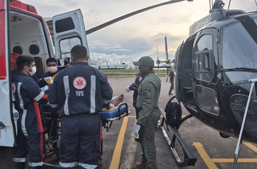  Vítima de 11 facadas em Calçoene recebe atendimento aéreo e chega a Macapá em estado crítico