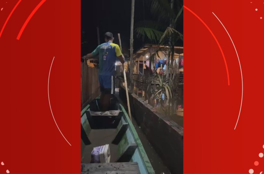  VÍDEO: população se desloca de canoa em ruas após cheia do Rio Araguari no Amapá
