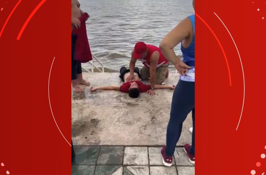  VÍDEO: Homem salva adolescente de afogamento na orla de Macapá: ‘Deus pedia pra eu não desistir’