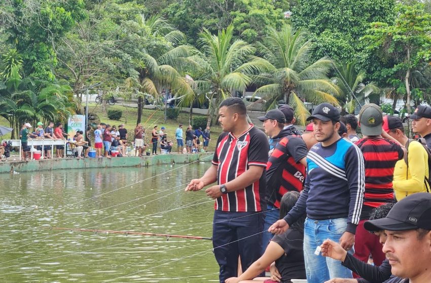  Pescaria na Praça Floriano Peixoto reúne famílias durante o Dia do Trabalhador em Macapá