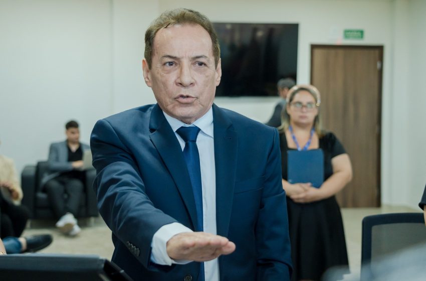  Carlos Lobato assume mandato como deputado estadual na Assembleia Legislativa do Amapá