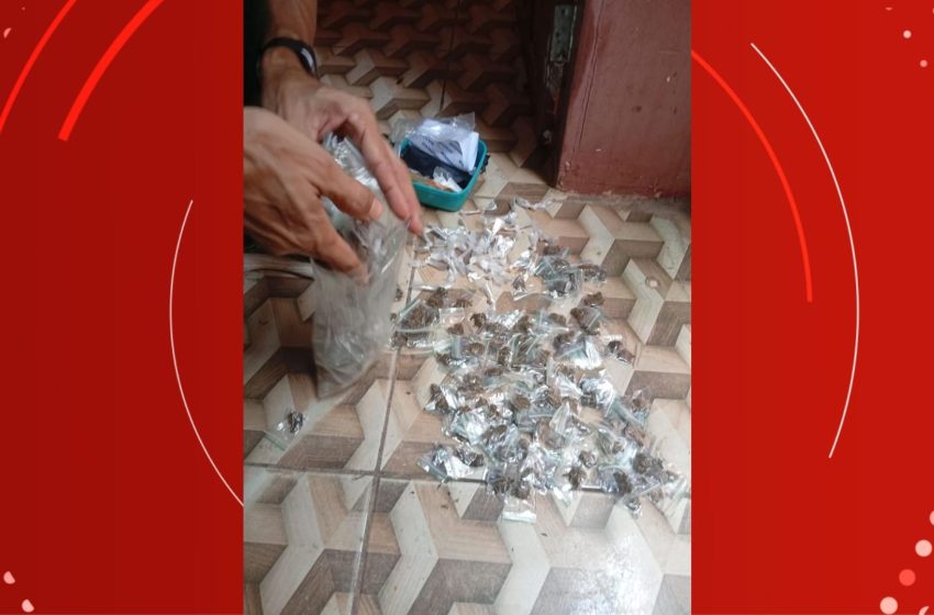  Suspeito é preso no AP após fuga de ação que apreendeu mais de 200 porções de drogas