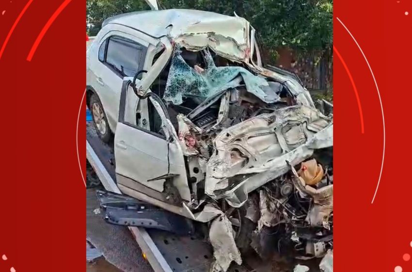  Homem morre após carro bater na traseira de caminhão em Macapá