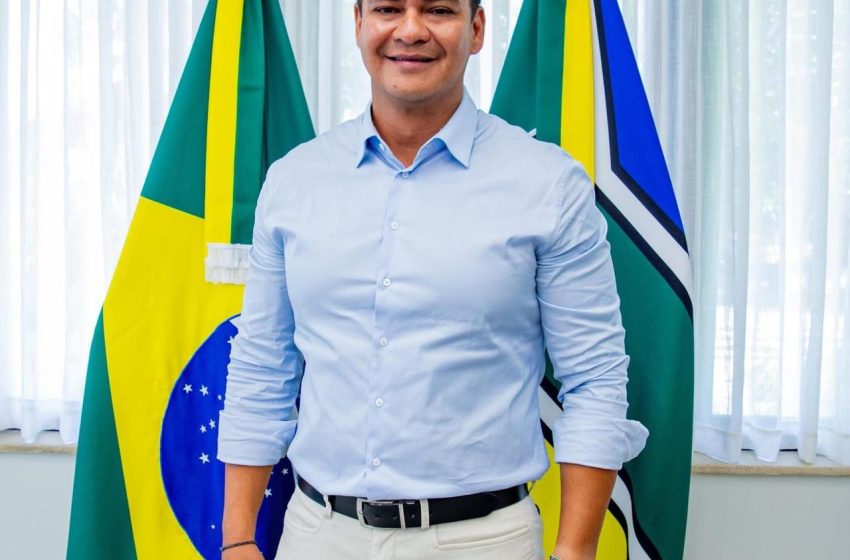  Teles Júnior deixa pré-candidatura ao Senado pelo Amapá e retorna como vice na chapa de Clécio
