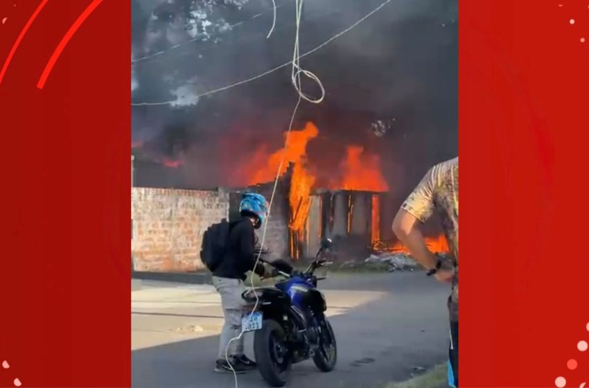  VÍDEO: incêndio destrói casa no bairro do Zerão e deixa duas pessoas intoxicadas pela fumaça