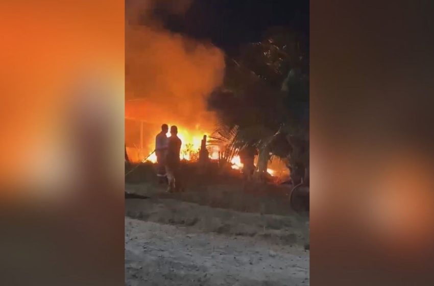  VÍDEO: incêndio destrói casa de madeira na Zona Norte de Macapá